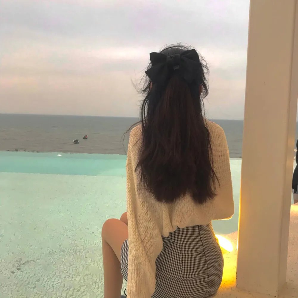 暴雨寒梅